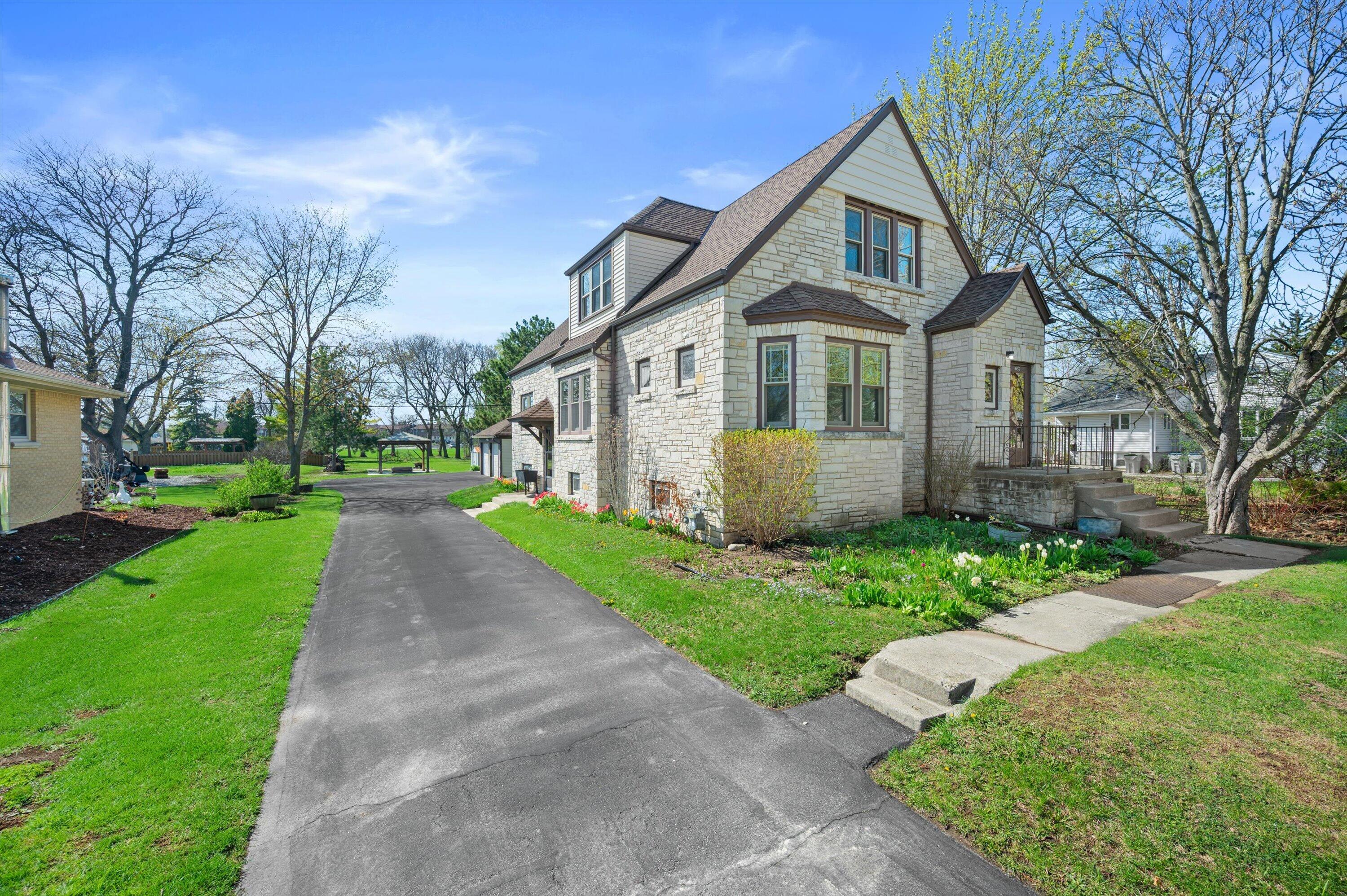 3455 South 96th Street Milwaukee, WI 53227 - Photo 3 of 34 Eterior Front