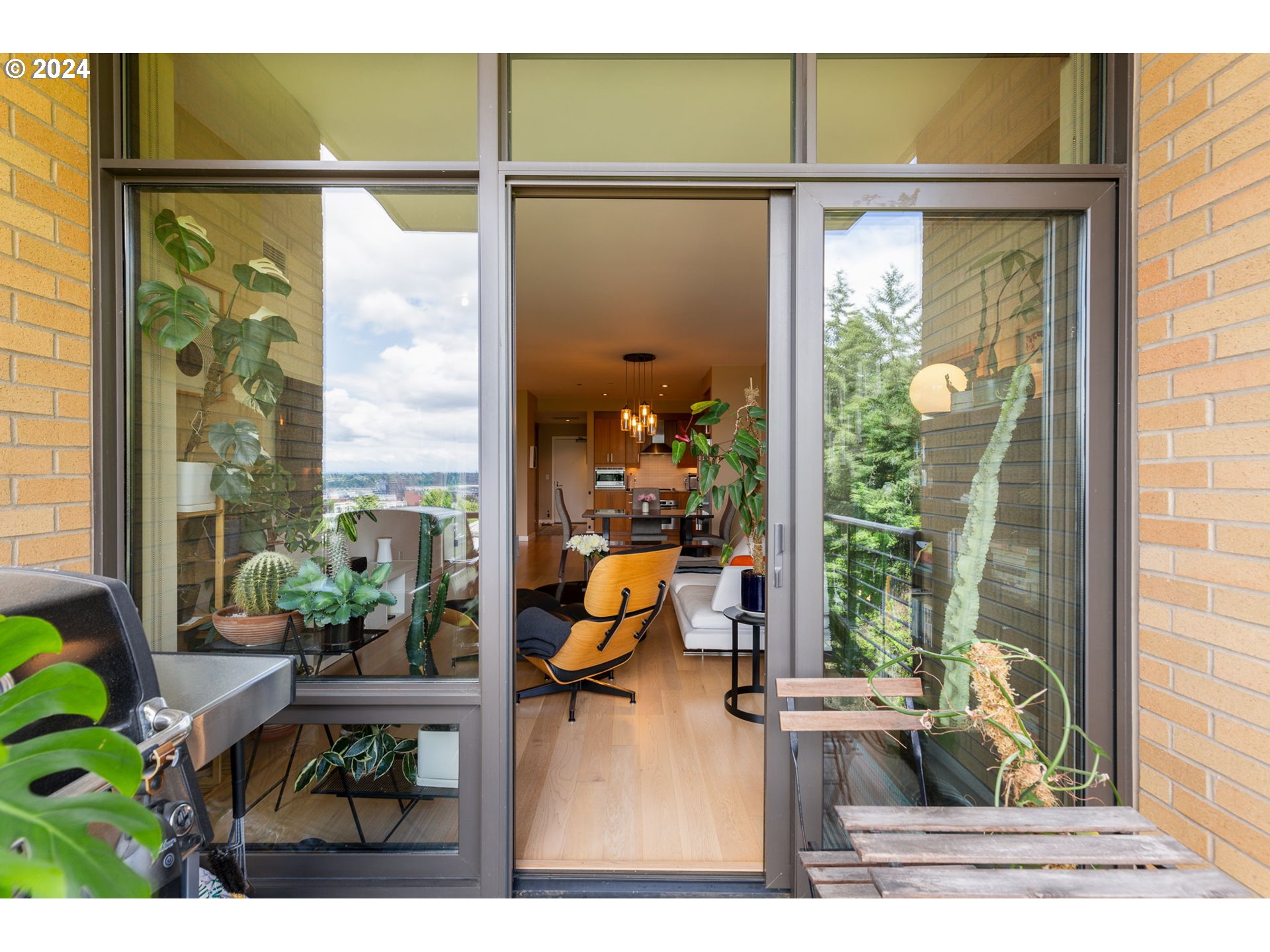 2351 Northwest Westover Road, Unit 805 Portland, OR 97210 - Photo 15 of 32 Gallery Image 15