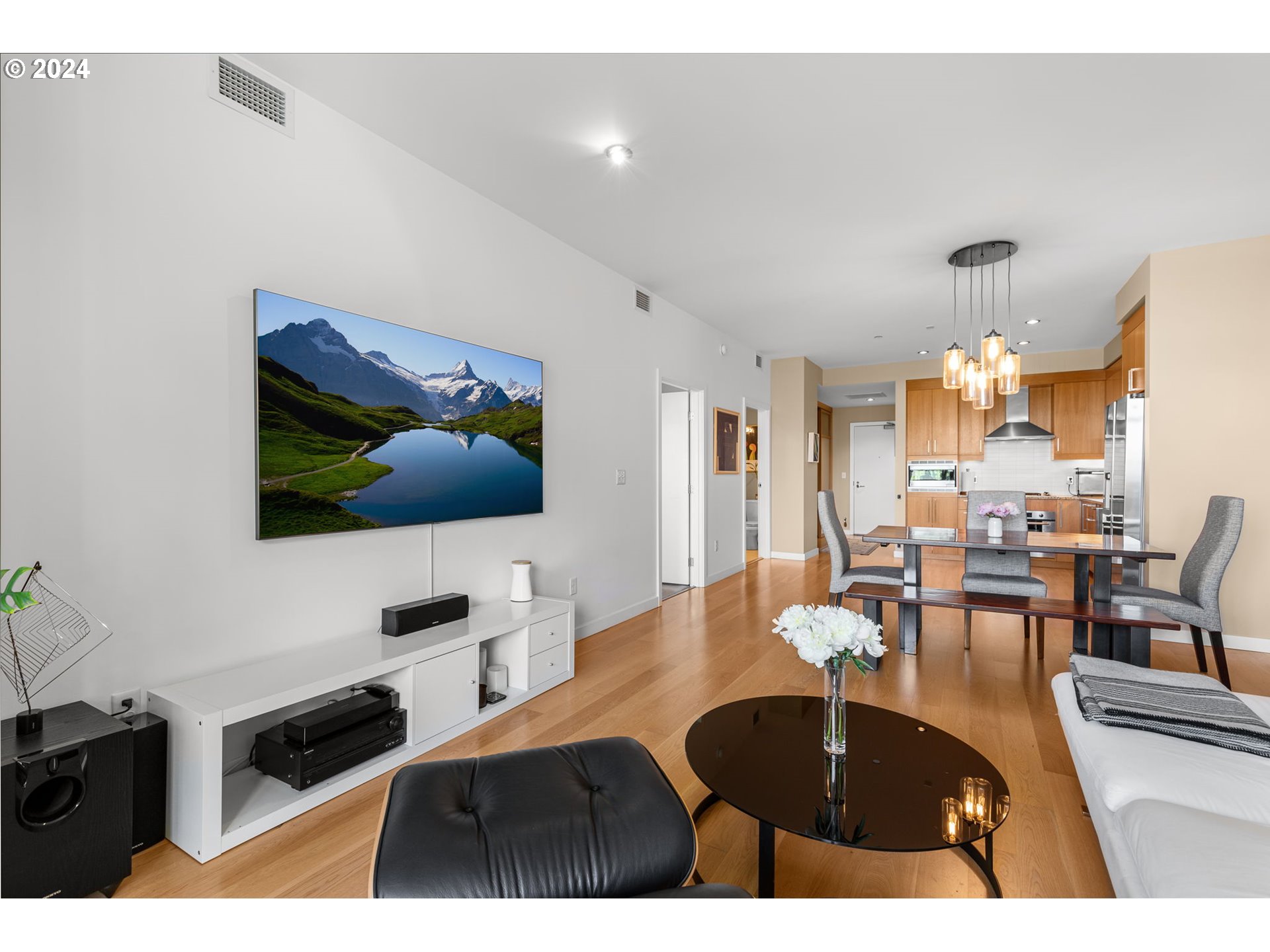 2351 Northwest Westover Road, Unit 805 Portland, OR 97210 - Photo 16 of 32 Bedroom