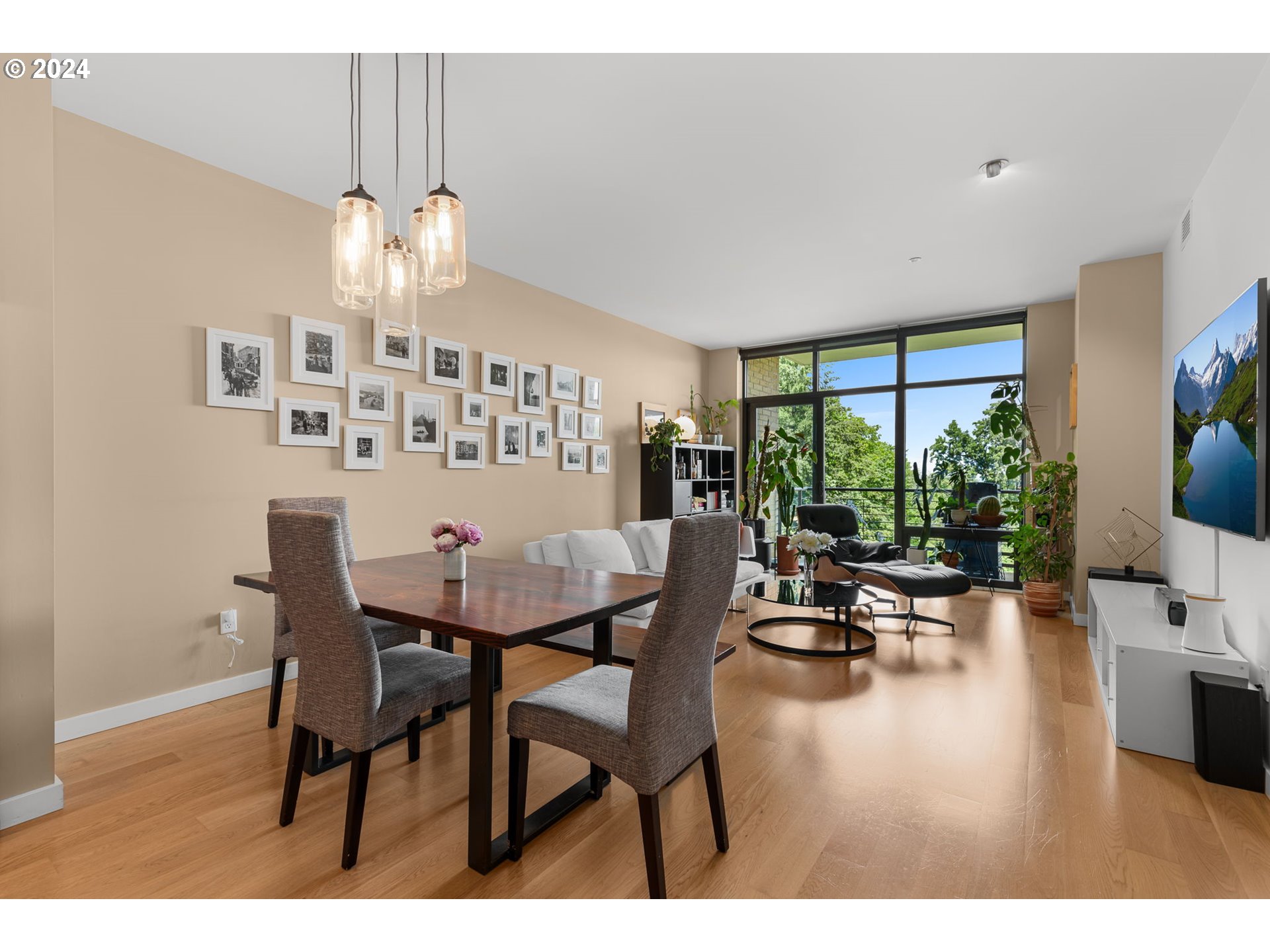 2351 Northwest Westover Road, Unit 805 Portland, OR 97210 - Photo 17 of 32 Bedroom