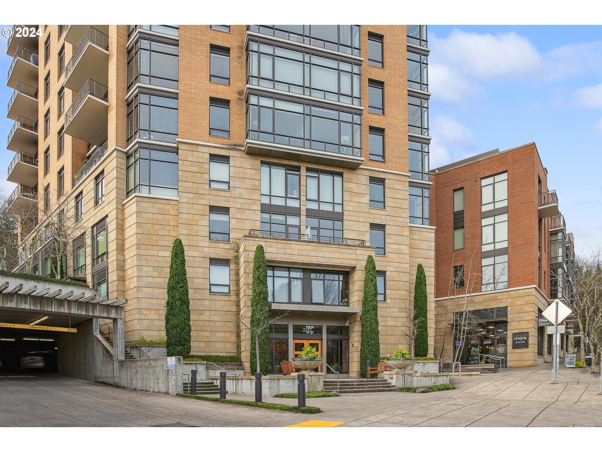 2351 Northwest Westover Road, Unit 805 Portland, OR 97210 - Photo 2 of 32 Gallery Image 2