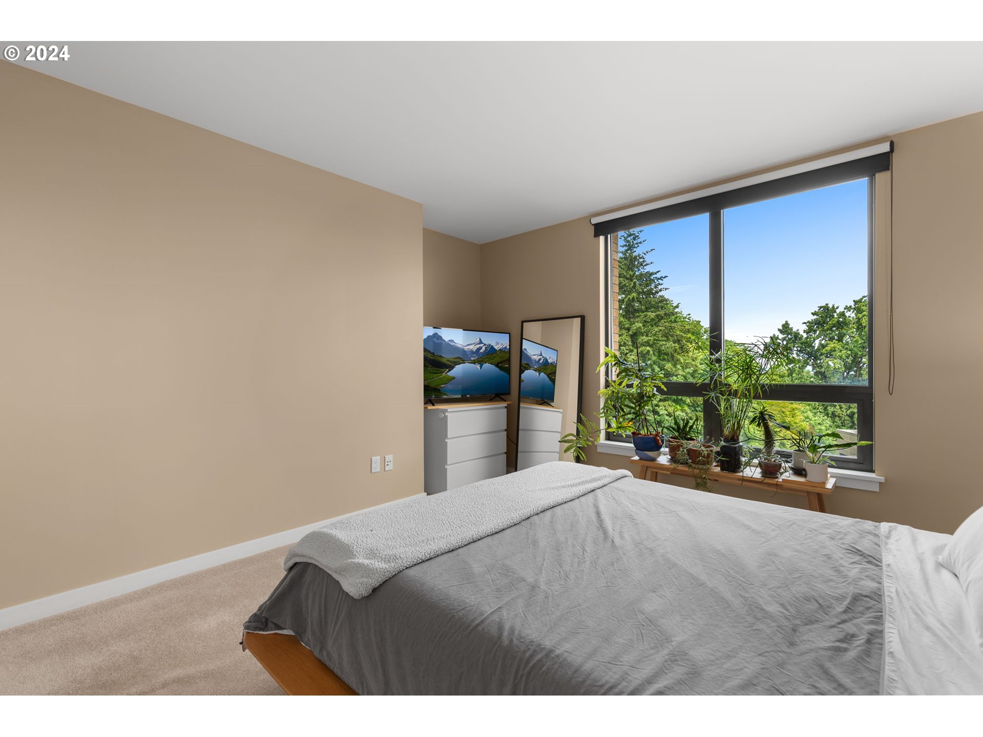2351 Northwest Westover Road, Unit 805 Portland, OR 97210 - Photo 23 of 32 Bedroom, Primary