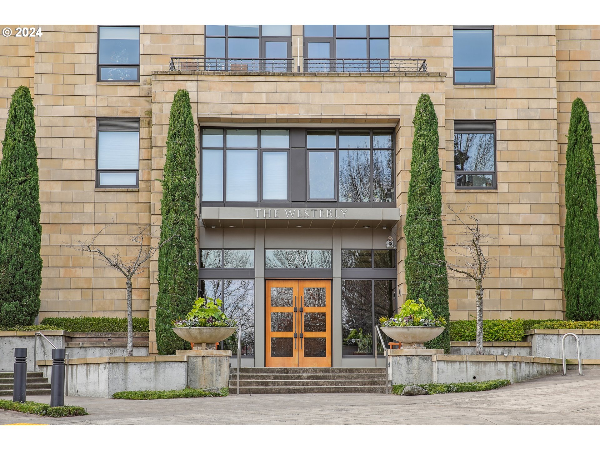 2351 Northwest Westover Road, Unit 805 Portland, OR 97210 - Photo 3 of 32 Lobby