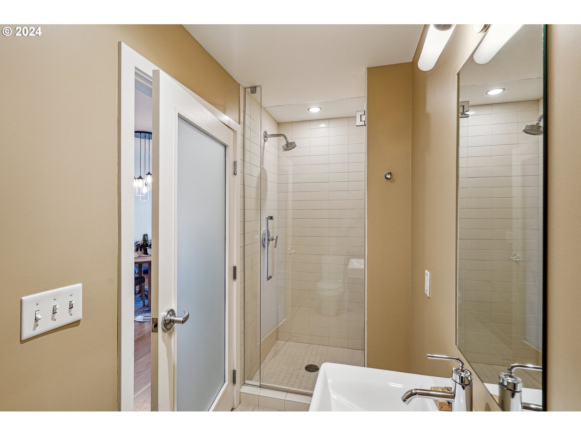 2351 Northwest Westover Road, Unit 805 Portland, OR 97210 - Photo 32 of 32 Gallery Image 32