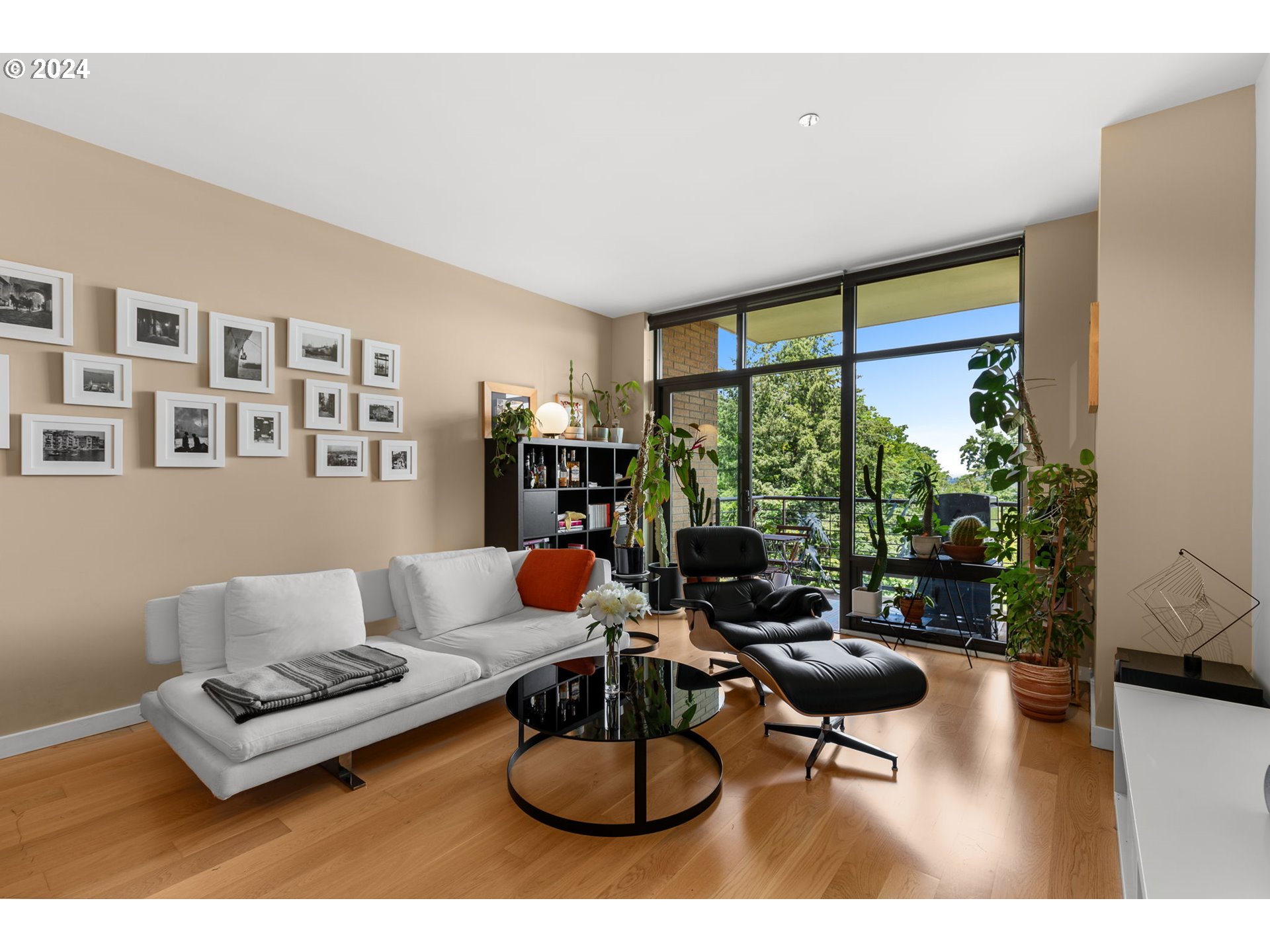 2351 Northwest Westover Road, Unit 805 Portland, OR 97210 - Photo 9 of 32 Gallery Image 9