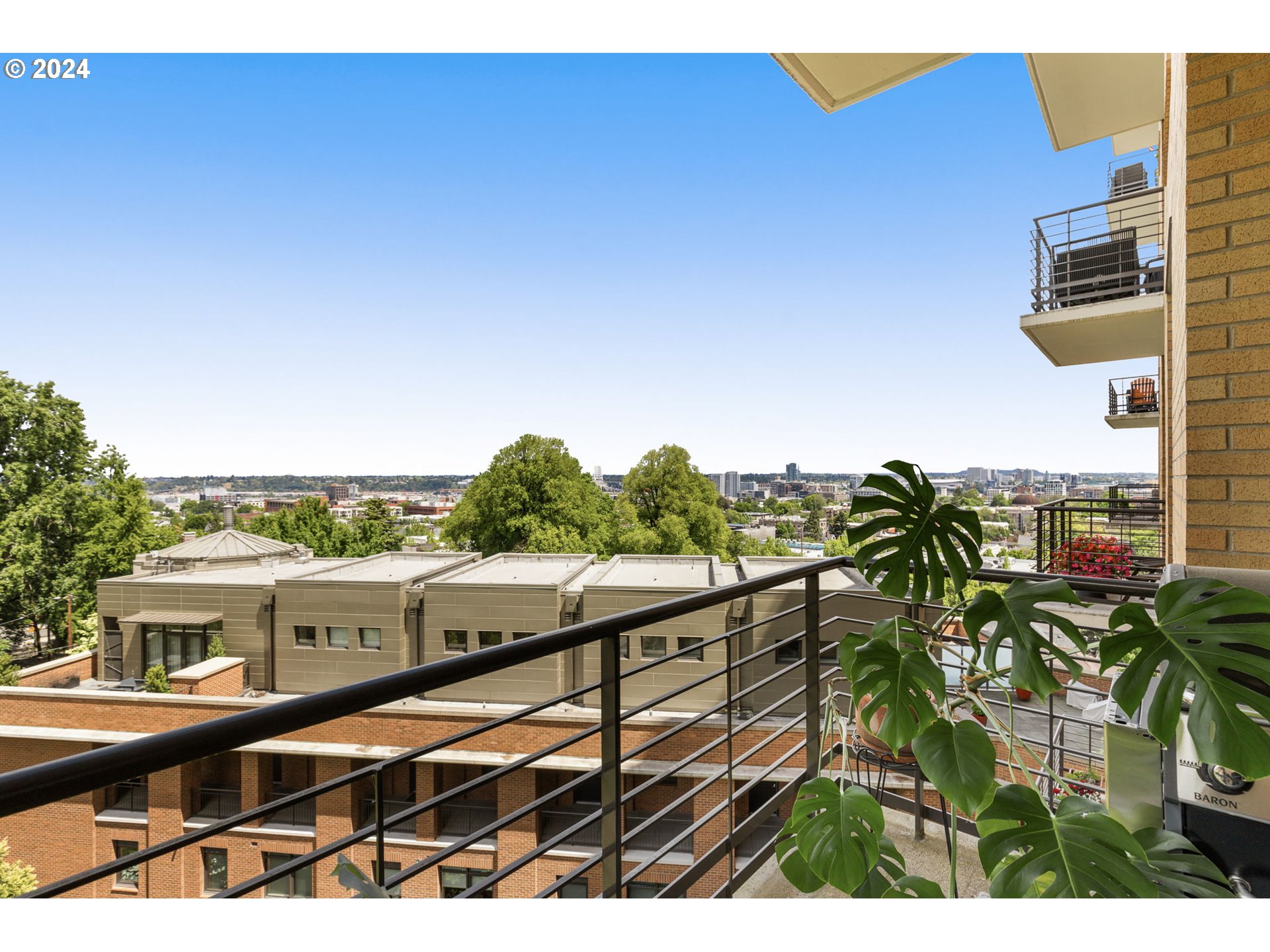 2351 Northwest Westover Road, Unit 805 Portland, OR 97210 - Photo 10 of 32 Gallery Image 10