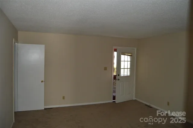 $950 | 221 Kelly Street, Unit 3, Statesville, NC 28677