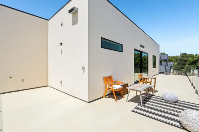 a view of a outdoor space