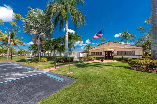 $2,200 | 629 Sea Pine Way, Unit D3, Greenacres, FL 33415