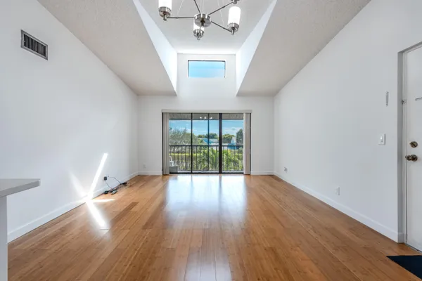 $2,200 | 629 Sea Pine Way, Unit D3, Greenacres, FL 33415