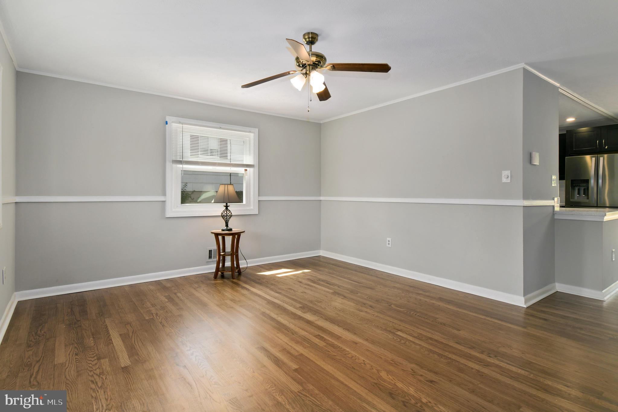 1338 Denbright Road Baltimore, MD 21228 - Photo 3 of 40 Living Room