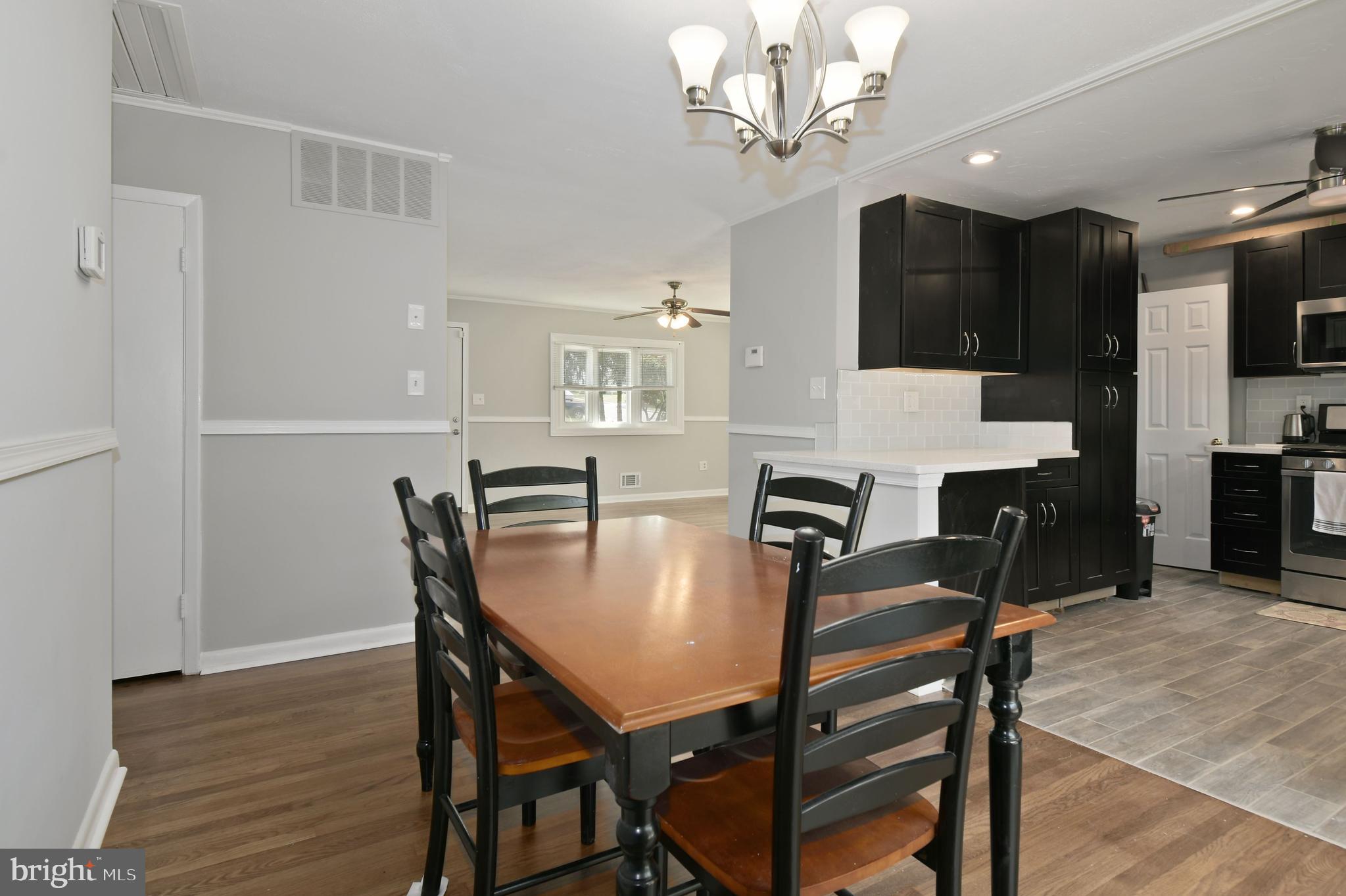 1338 Denbright Road Baltimore, MD 21228 - Photo 8 of 40 Dining Room