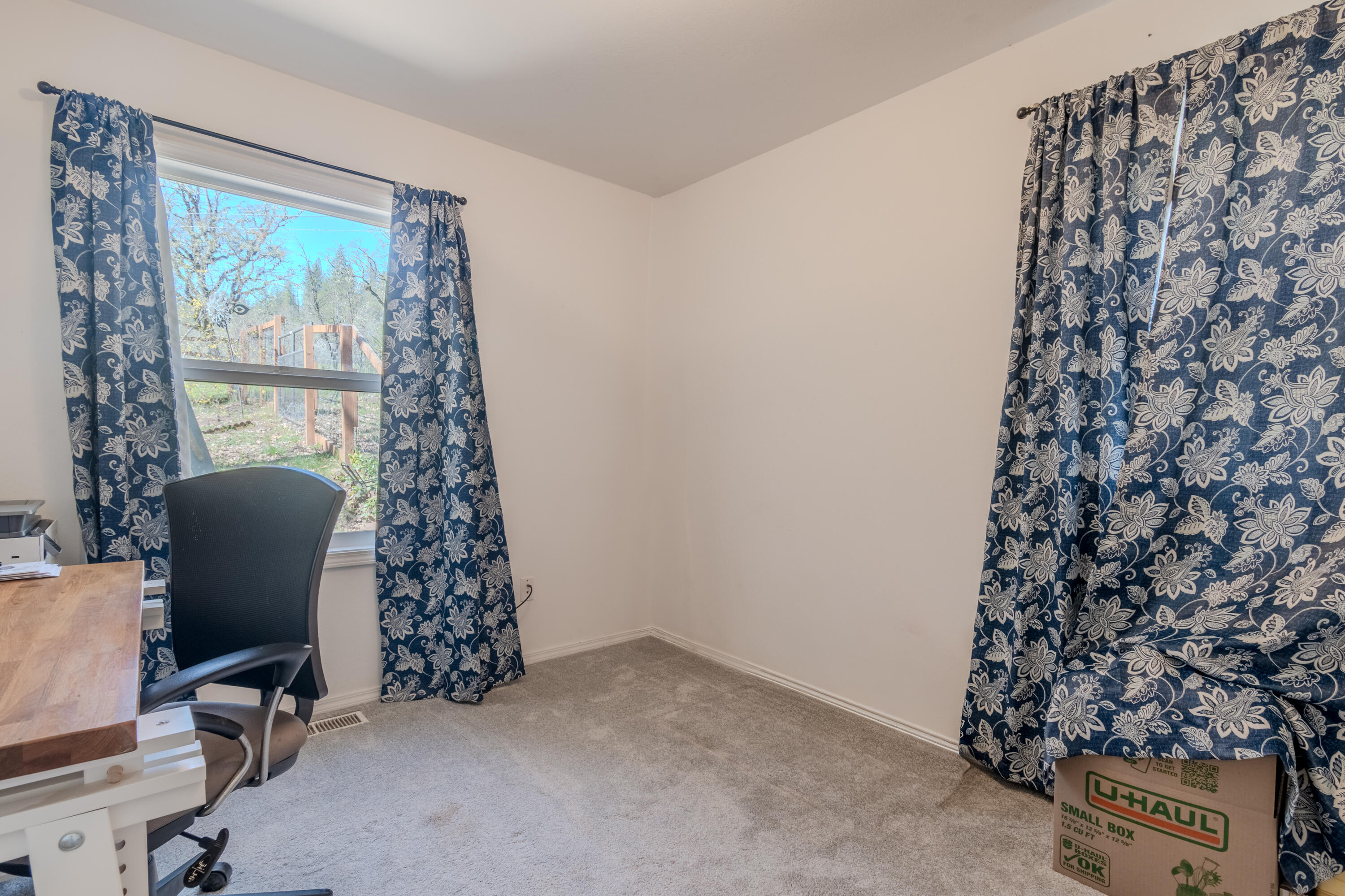127 Lodge Road Trail, OR 97541 - Photo 15 of 37 Bonus Room