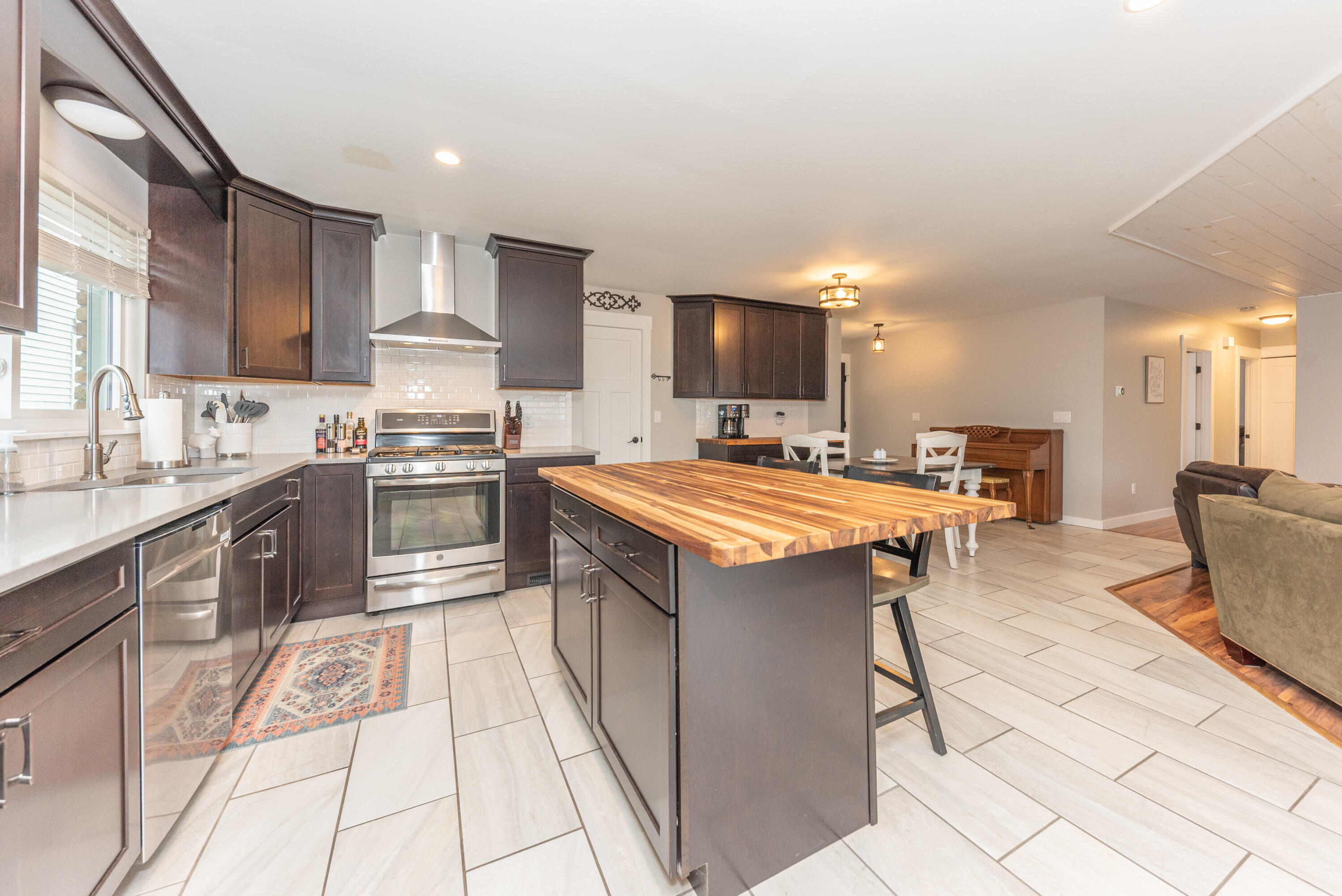 42519 Addison Avenue Canton, MI 48187 - Photo 7 of 39 018_9