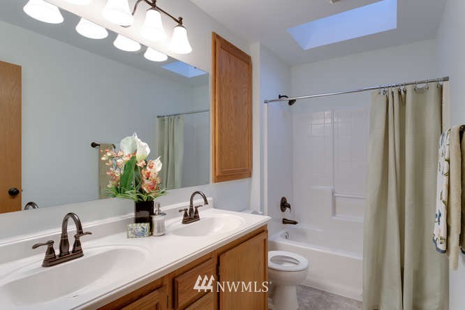 4043 Stohlton Road Southeast Port Orchard, WA 98366 - Photo 17 of 24 Gallery Image 17
