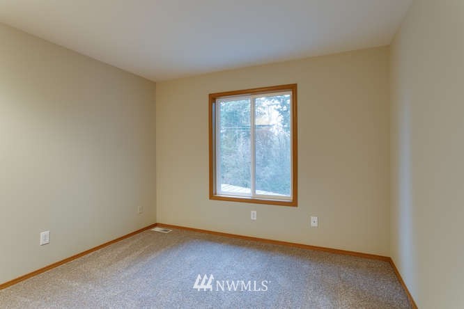4043 Stohlton Road Southeast Port Orchard, WA 98366 - Photo 18 of 24 Gallery Image 18
