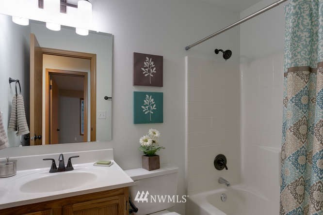4043 Stohlton Road Southeast Port Orchard, WA 98366 - Photo 19 of 24 Gallery Image 19