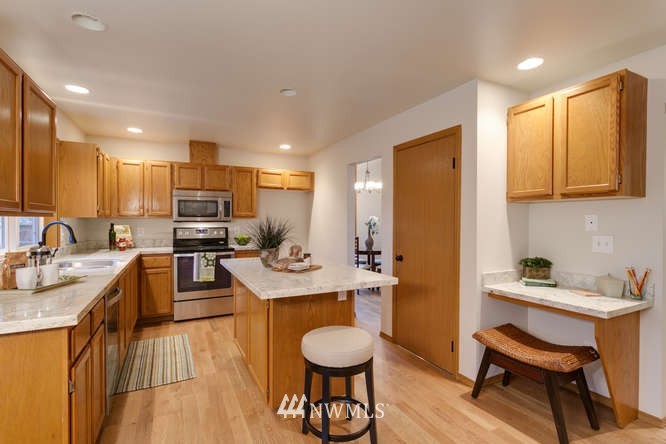 4043 Stohlton Road Southeast Port Orchard, WA 98366 - Photo 9 of 24 Gallery Image 9