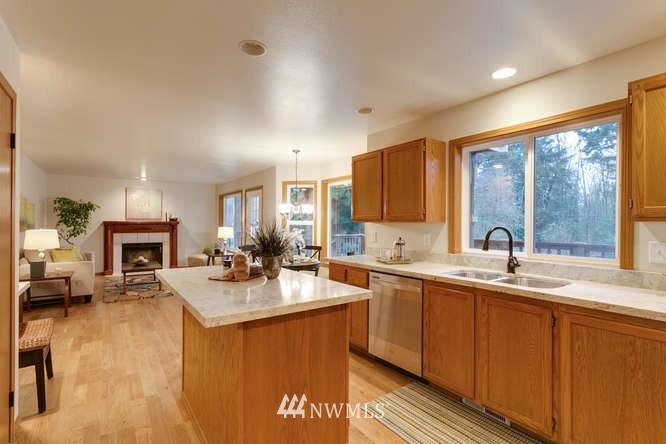 4043 Stohlton Road Southeast Port Orchard, WA 98366 - Photo 10 of 24 Gallery Image 10