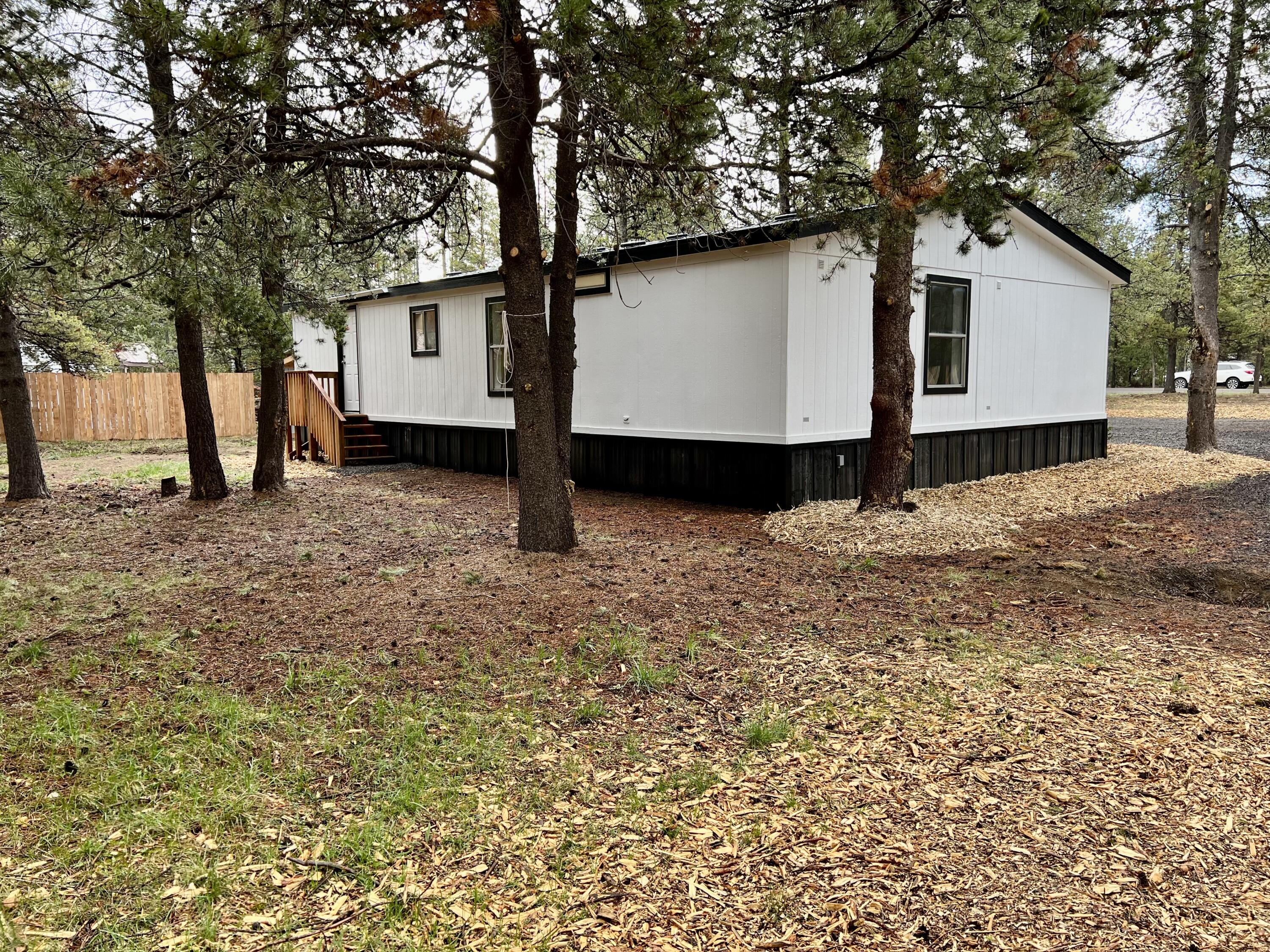 16086 Hawks Lair Road La Pine, OR 97739 - Photo 5 of 22 IMG_5278