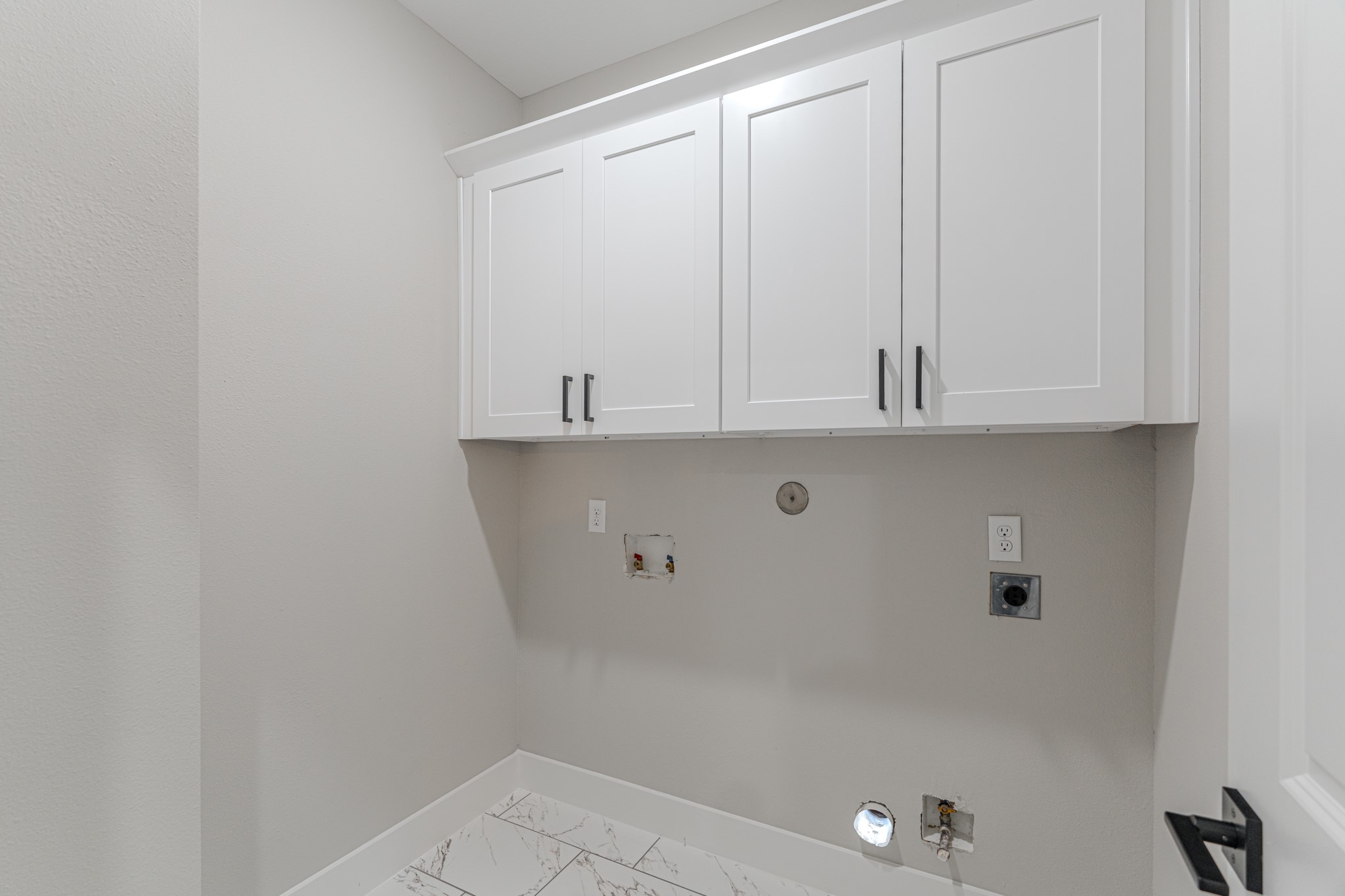 4910 Wunder Way Houston, TX 77069 - Photo 45 of 49 a view of cabinets