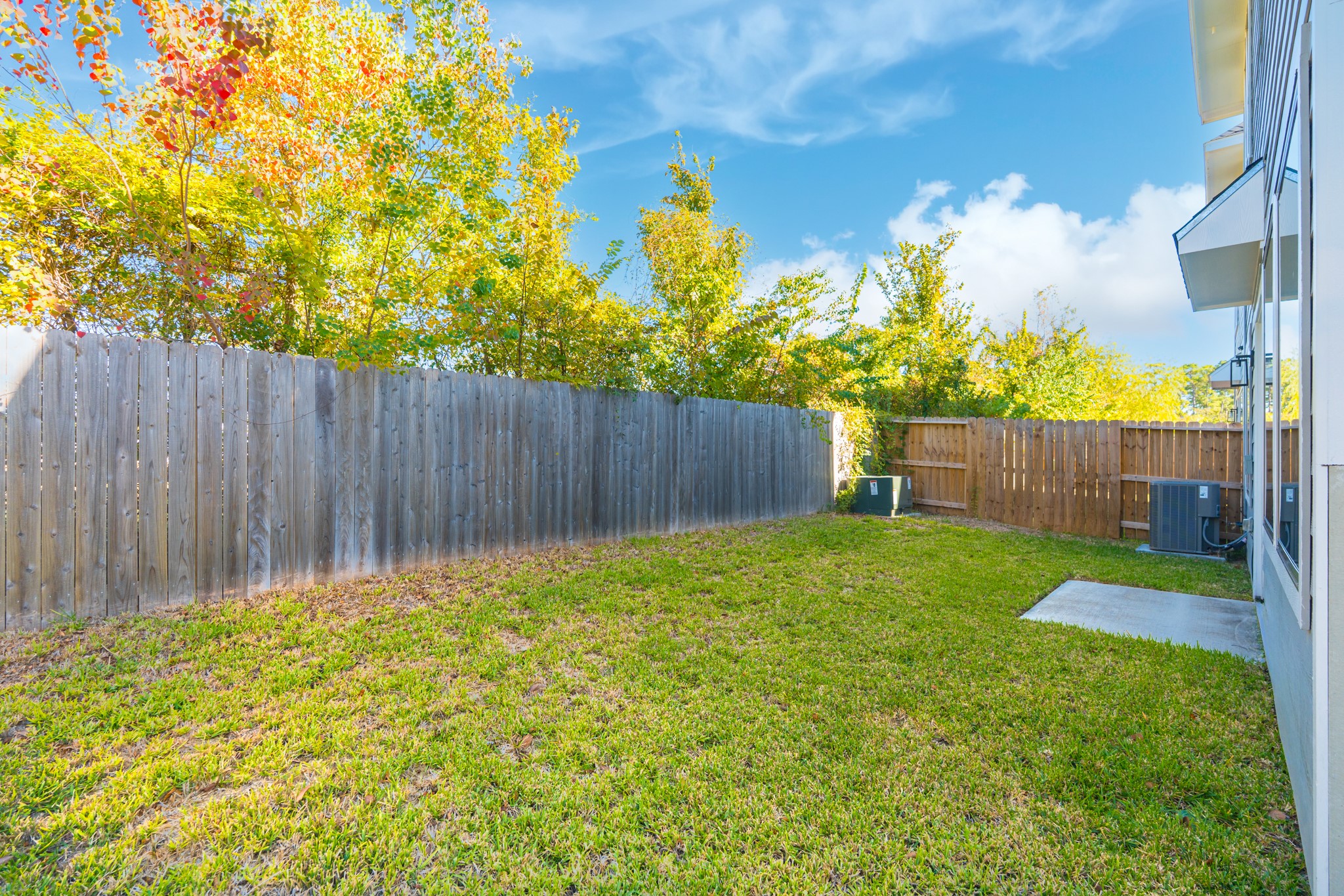 4910 Wunder Way Houston, TX 77069 - Photo 48 of 49 a view of garden with wooden fence
