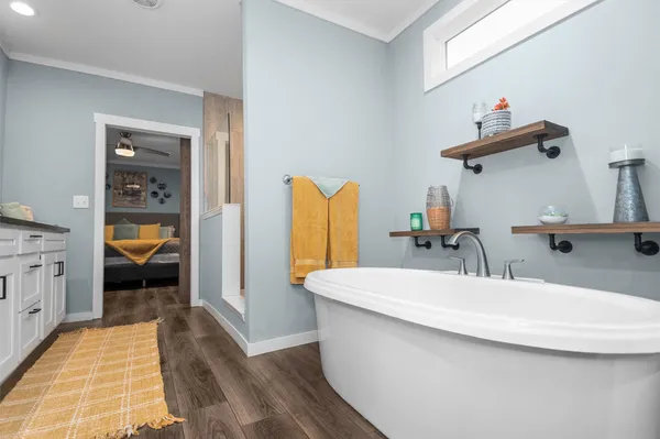 $380,000 | 275 County Road 3215, Colmesneil, TX 75938