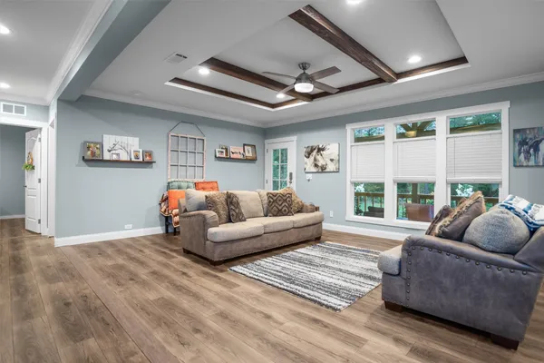 $380,000 | 275 County Road 3215, Colmesneil, TX 75938