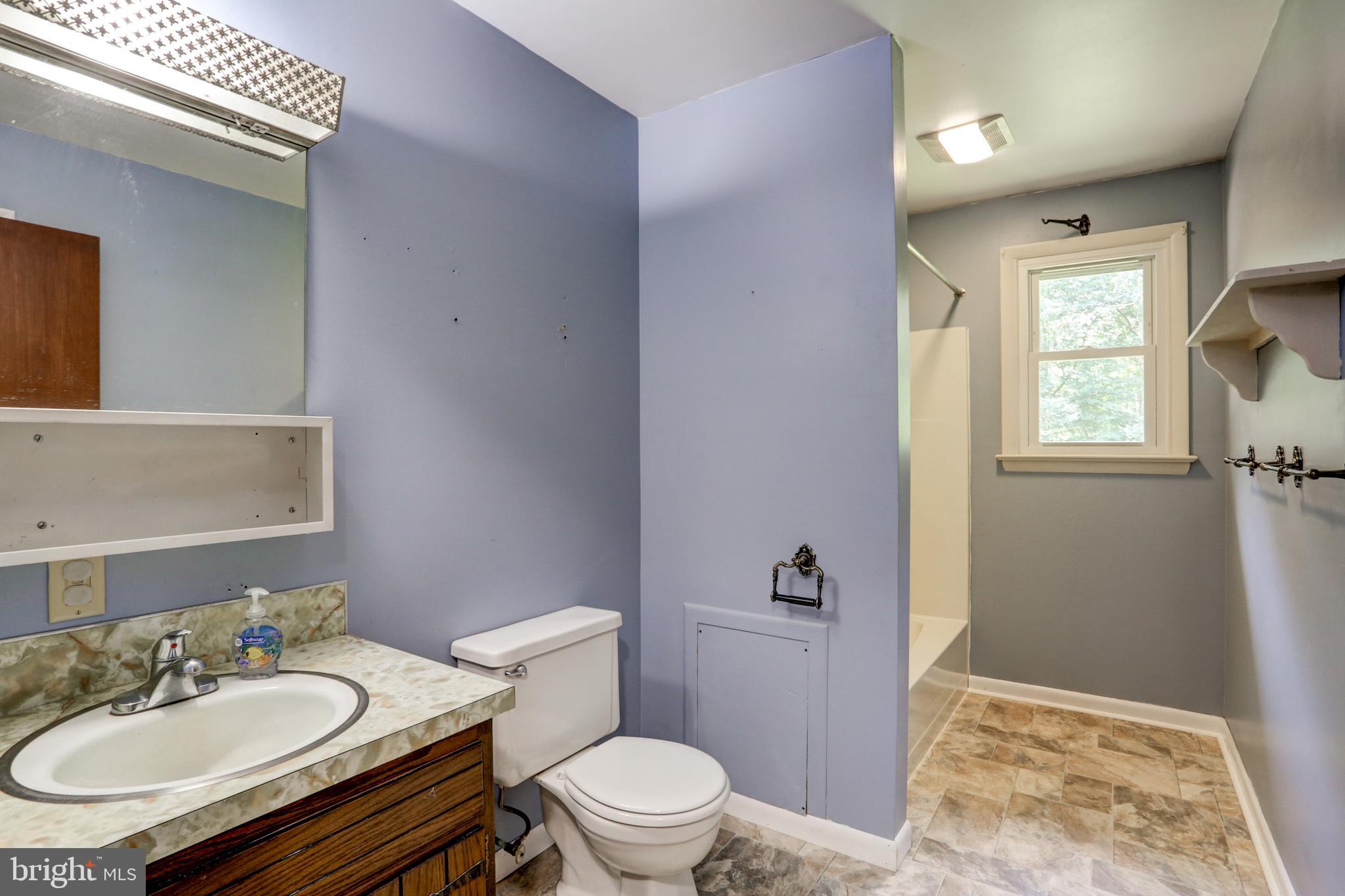 582 Meetinghouse Road Gap, PA 17527 - Photo 18 of 34 Bathroom