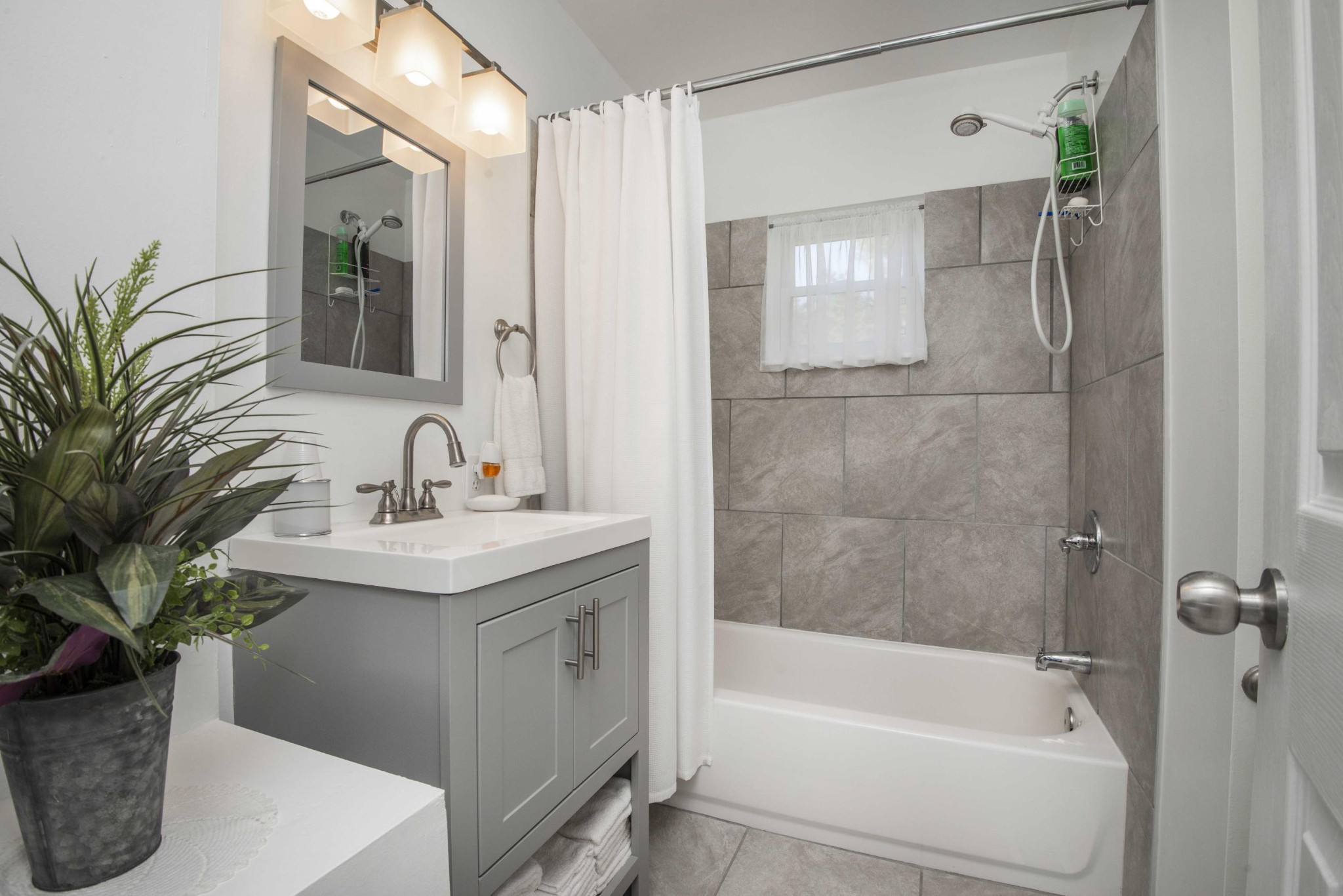 581 Stephens Road Greenback, TN 37742 - Photo 18 of 30 a bathroom with a sink and a mirror