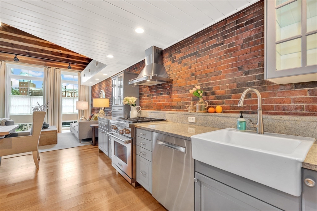 75 Fulton Street, Unit 11 Boston, MA 02109 - Photo 15 of 31