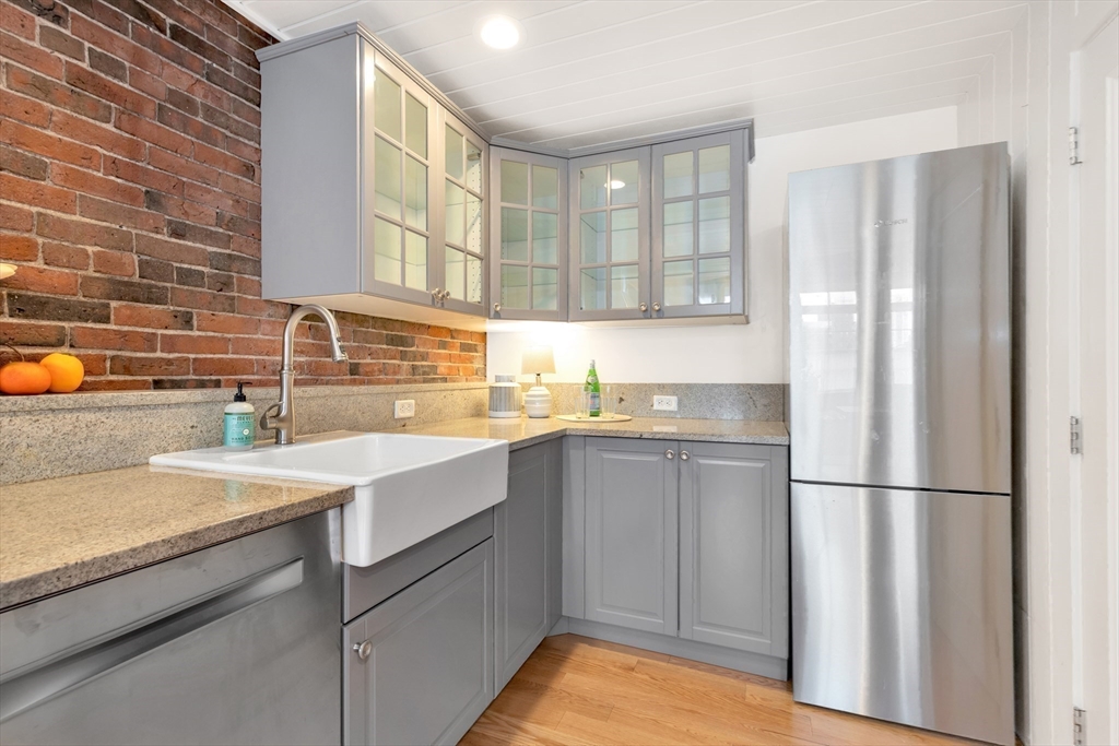 75 Fulton Street, Unit 11 Boston, MA 02109 - Photo 17 of 31