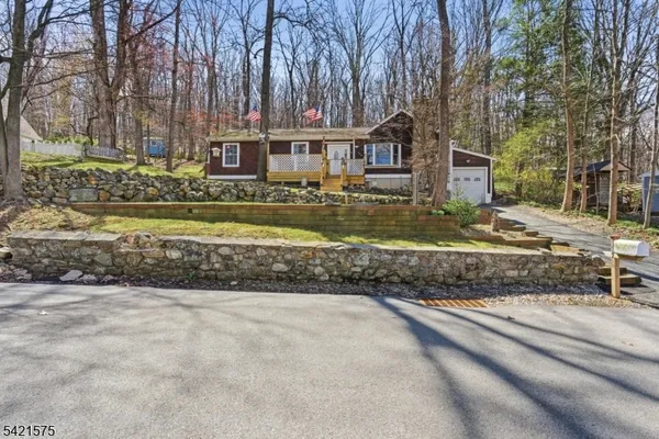 $430,000 | 159 Glenside Trail, Sparta, NJ 07871