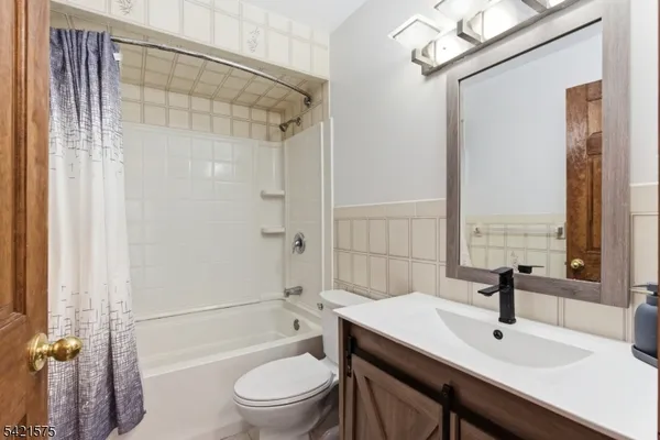 $430,000 | 159 Glenside Trail, Sparta, NJ 07871