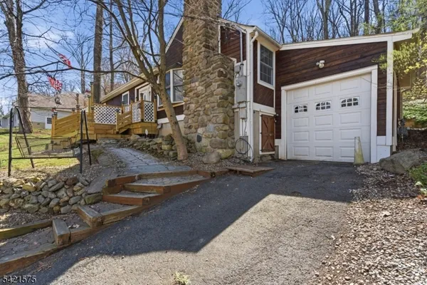 $430,000 | 159 Glenside Trail, Sparta, NJ 07871