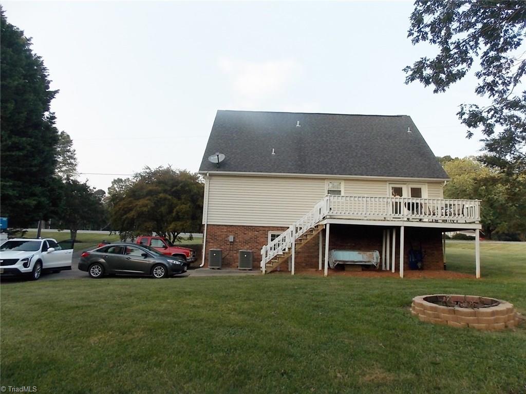 1813 Chestnut Grove Road King, NC 27021 - Photo 3 of 27 Gallery Image 3