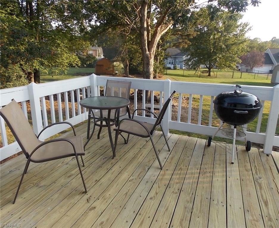 1813 Chestnut Grove Road King, NC 27021 - Photo 5 of 27 Gallery Image 5