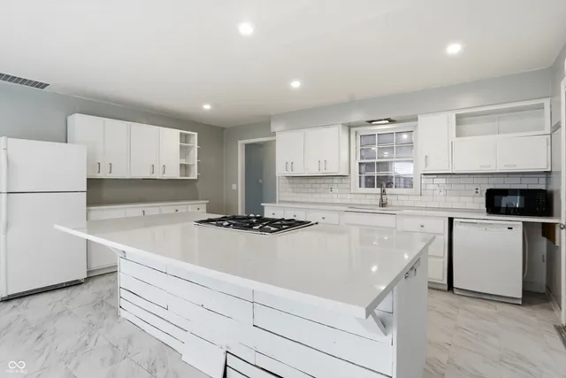 $270,000 | 3329 Melbourne Rd Drive South, Indianapolis, IN 46228