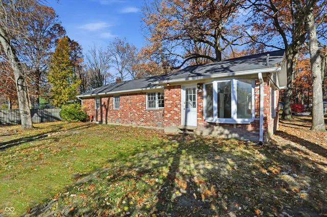 $270,000 | 3329 Melbourne Rd Drive South, Indianapolis, IN 46228