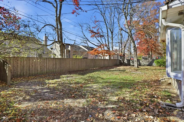 $270,000 | 3329 Melbourne Rd Drive South, Indianapolis, IN 46228