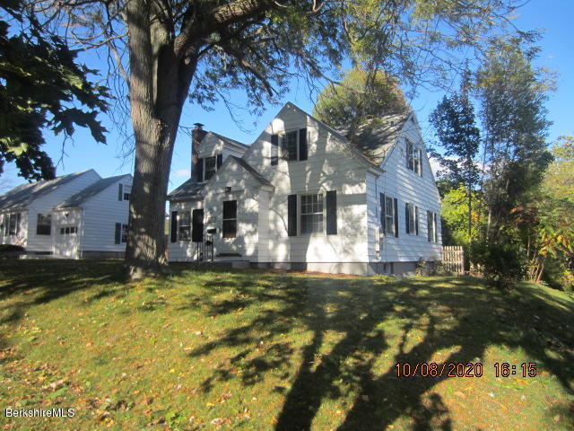 106 Ridgeway Avenue Pittsfield, MA 01201 - Photo 18 of 20 IMG_3386