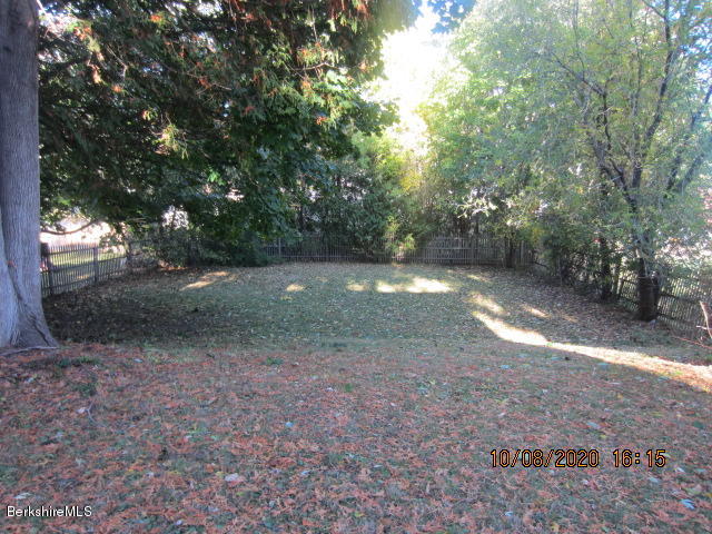 106 Ridgeway Avenue Pittsfield, MA 01201 - Photo 19 of 20 IMG_3389