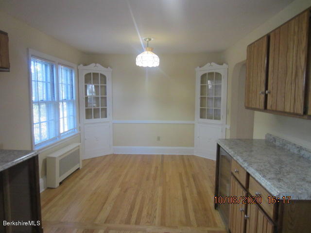106 Ridgeway Avenue Pittsfield, MA 01201 - Photo 3 of 20 IMG_3393
