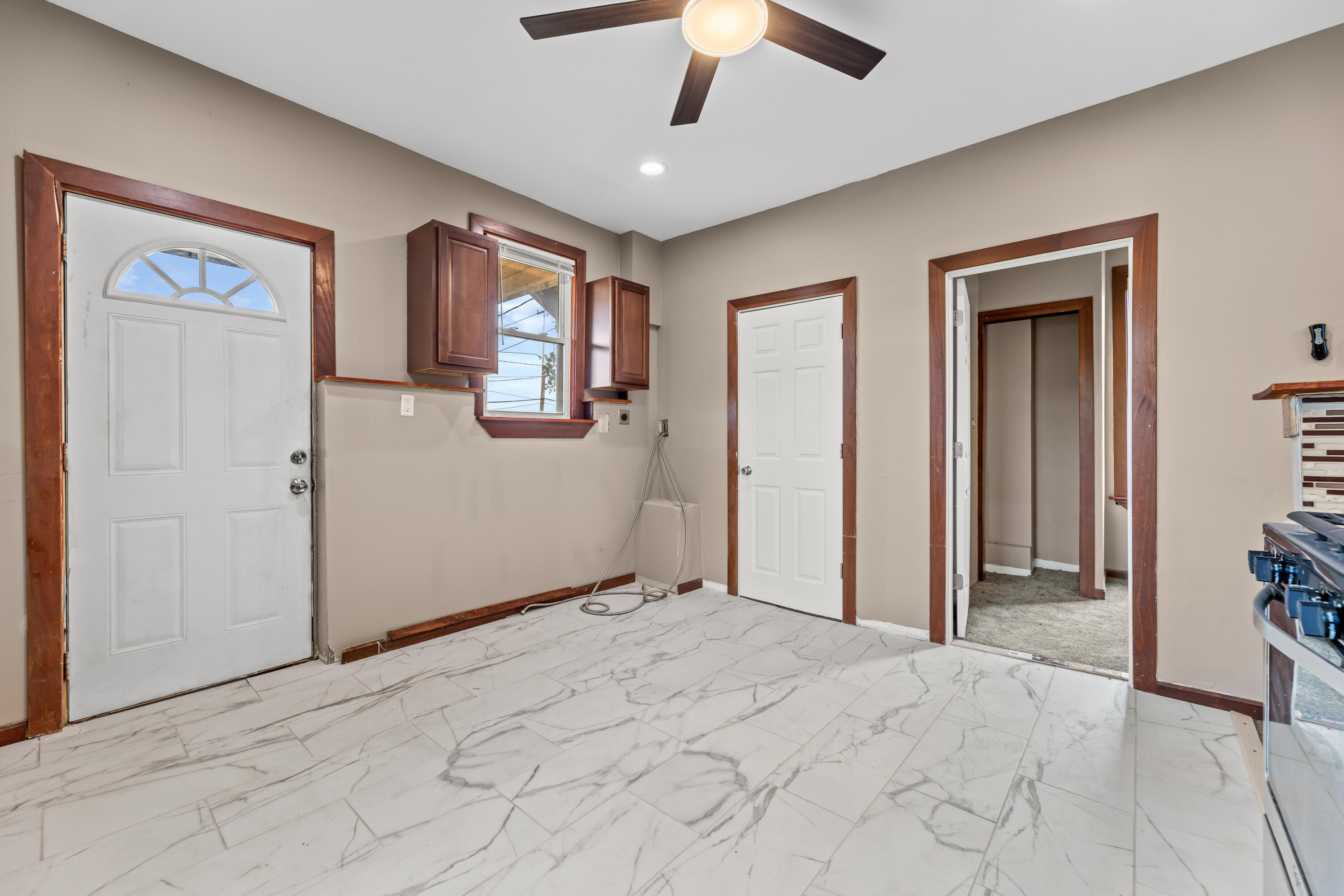 446 North 28th Street, Unit 448 Milwaukee, WI 53208 - Photo 4 of 25 IMG_2194