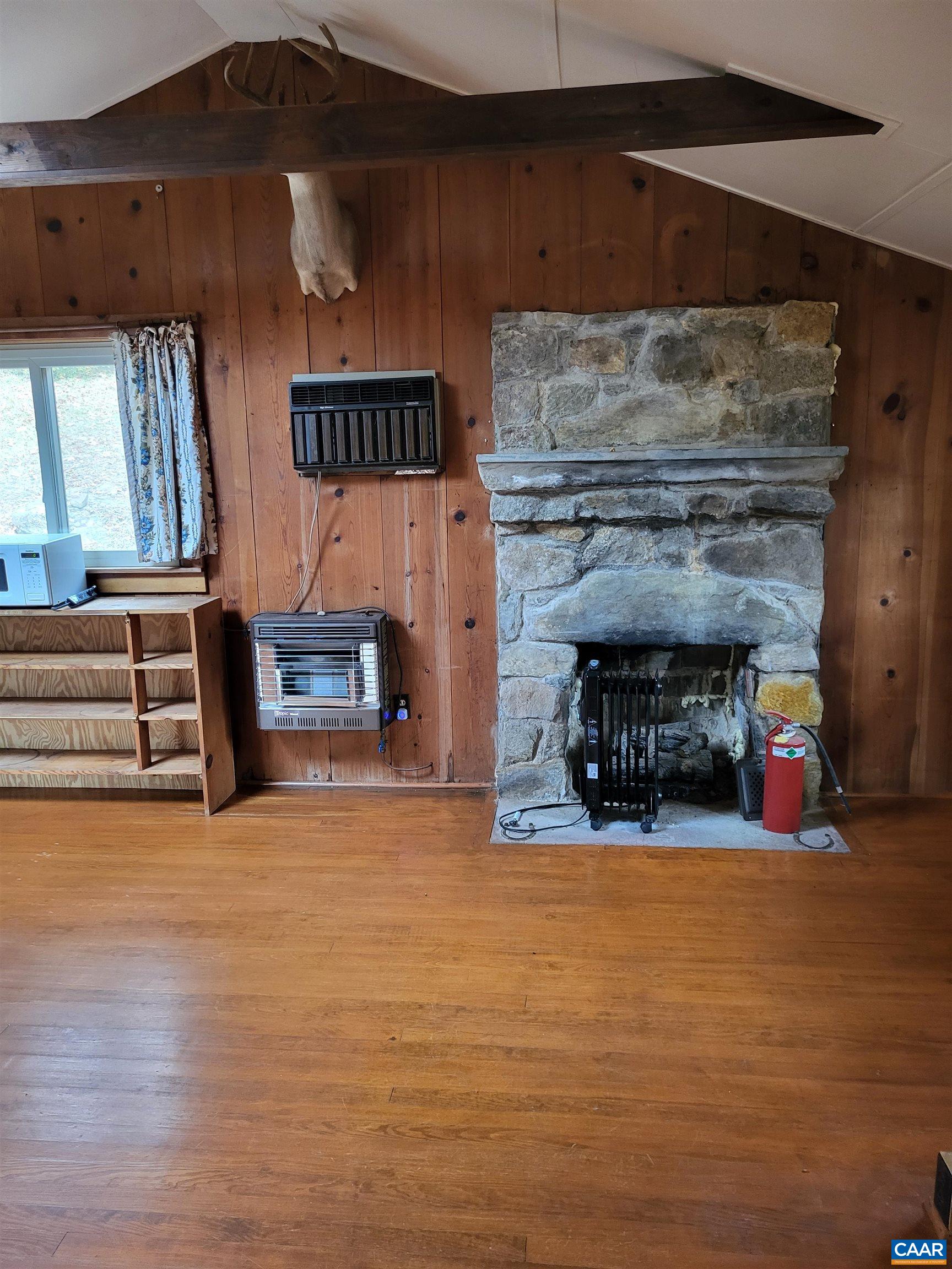 4730 Simmons Gap Road Free Union, VA 22940 - Photo 8 of 38 Gallery Image 8
