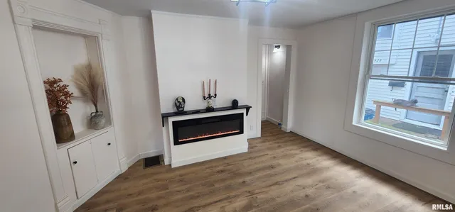 $119,900 | 926 West Governor Street, Springfield, IL 62704