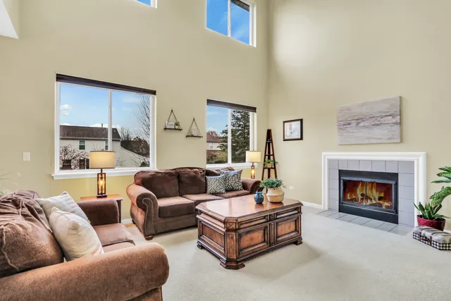 $489,000 | 77 Bridle Path Drive, Lindenhurst, IL 60046