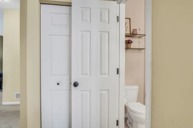 $489,000 | 77 Bridle Path Drive, Lindenhurst, IL 60046