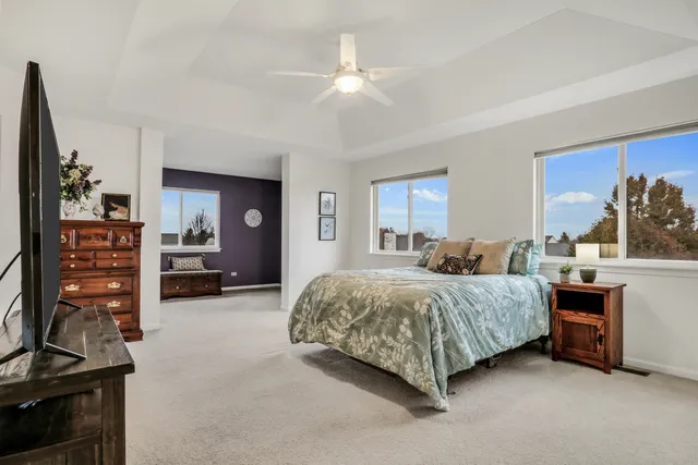 $489,000 | 77 Bridle Path Drive, Lindenhurst, IL 60046