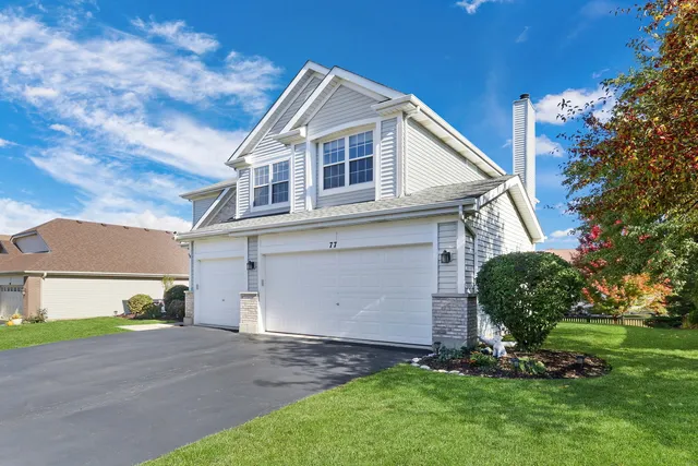 $489,000 | 77 Bridle Path Drive, Lindenhurst, IL 60046